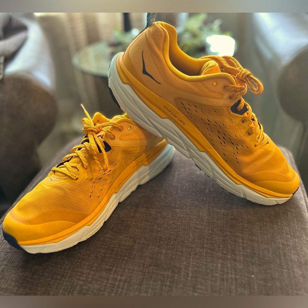 Men’s HOKA Challenger ATR 6.
Size 14D